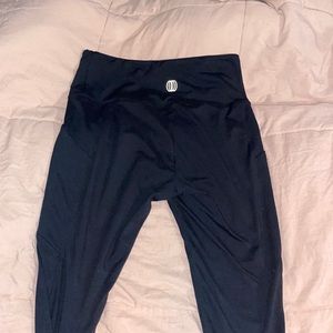Black 3/4 leggings with pockets
